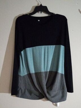 Color Block Crewneck with Twist Waist Tee - Large